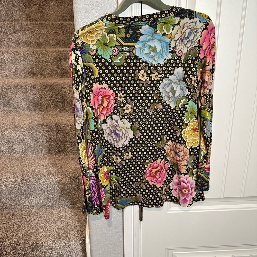 Johnny Was Fagan Favorite Long Sleeve Tee Shirt Soft Top Black with Floral Print - Picture 9 of 10